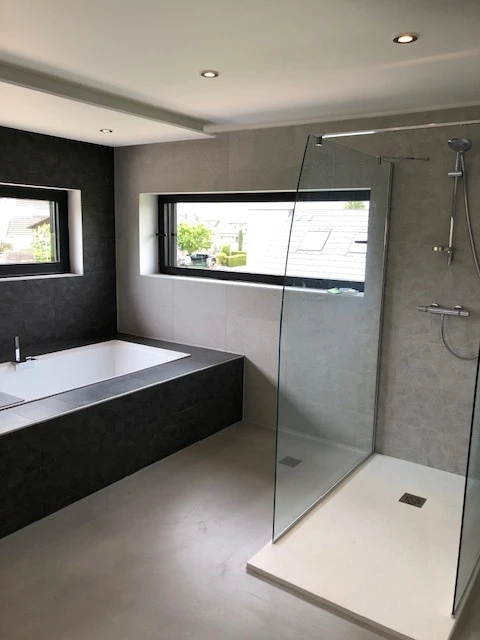 Grande salle de bain contemporaine 1