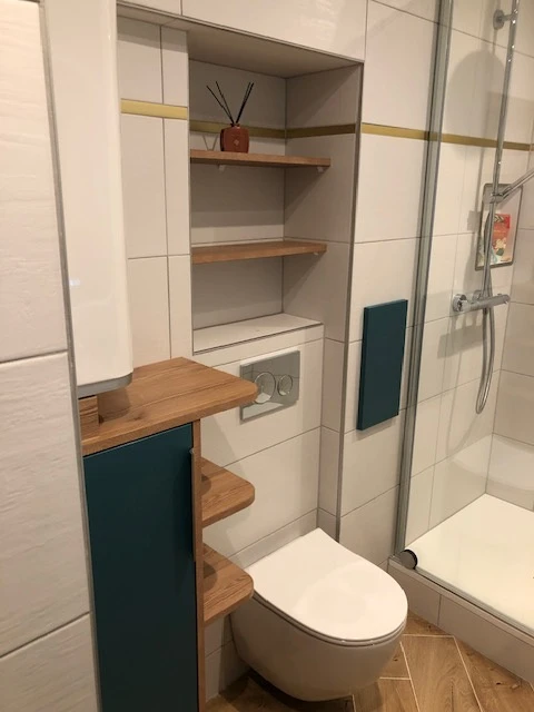 Petite salle de bain optimisée 1